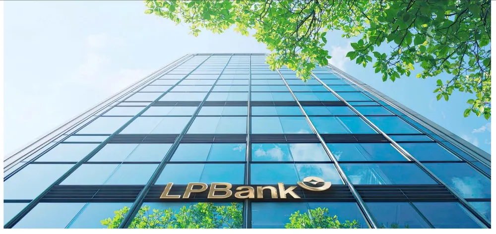 Ông Phạm Nhật Vượng và vợ là cổ đông lớn của LPBank