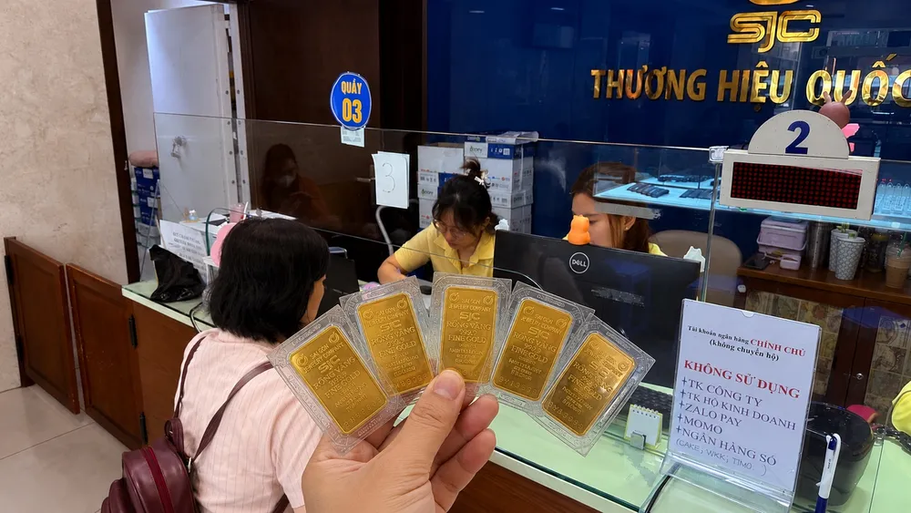 Giá vàng sáng cuối tuần tăng mạnh. Ảnh: NHUNG NGUYỄN