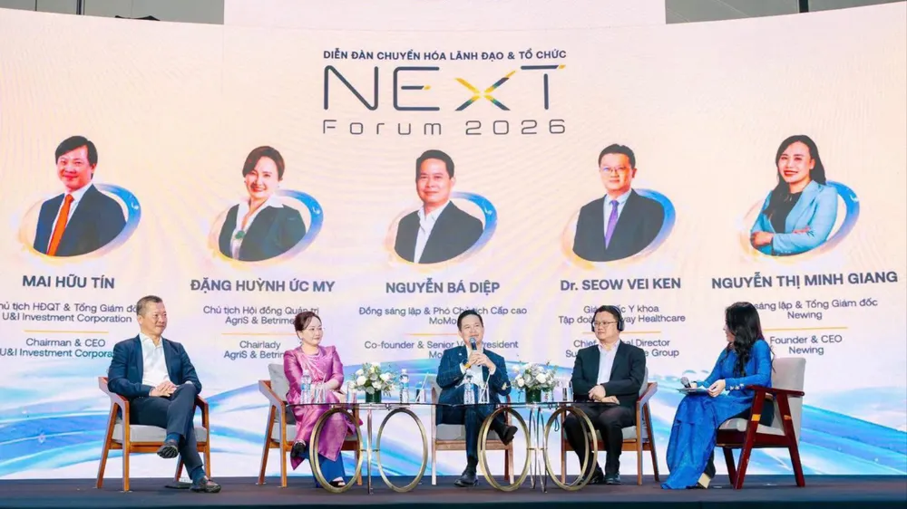 Lãnh đạo các doanh nghiệp tham gia buổi tọa đàm trong khuôn khổ Diễn đàn. Ảnh: NHUNG NGUYỄN