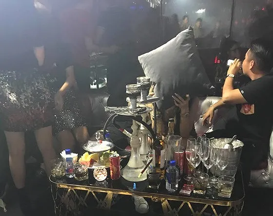 Đột kích quán bar, phát hiện nhiều nam nữ nghi “phê” ma túy ảnh 5