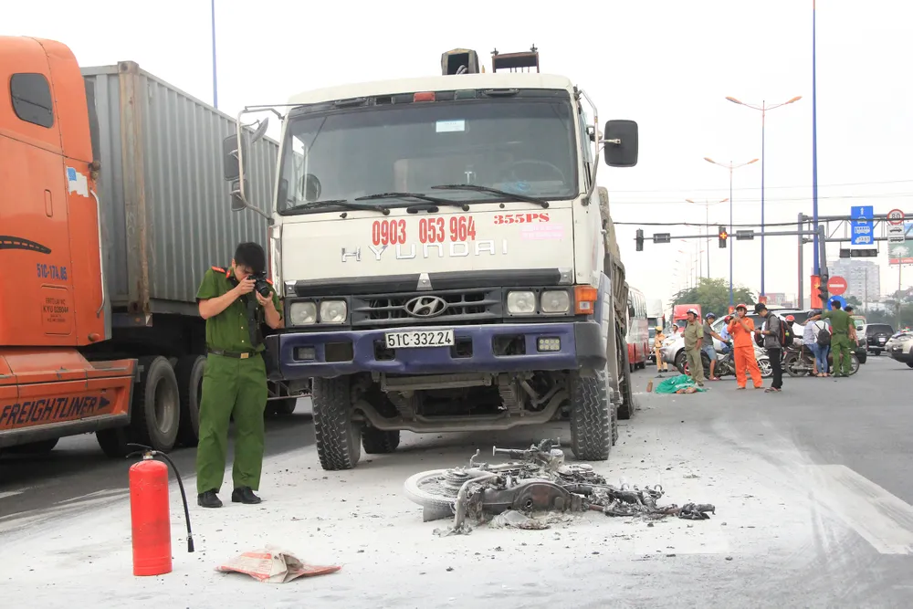 Va chạm với xe ben khiến 1 người tử vong ảnh 2