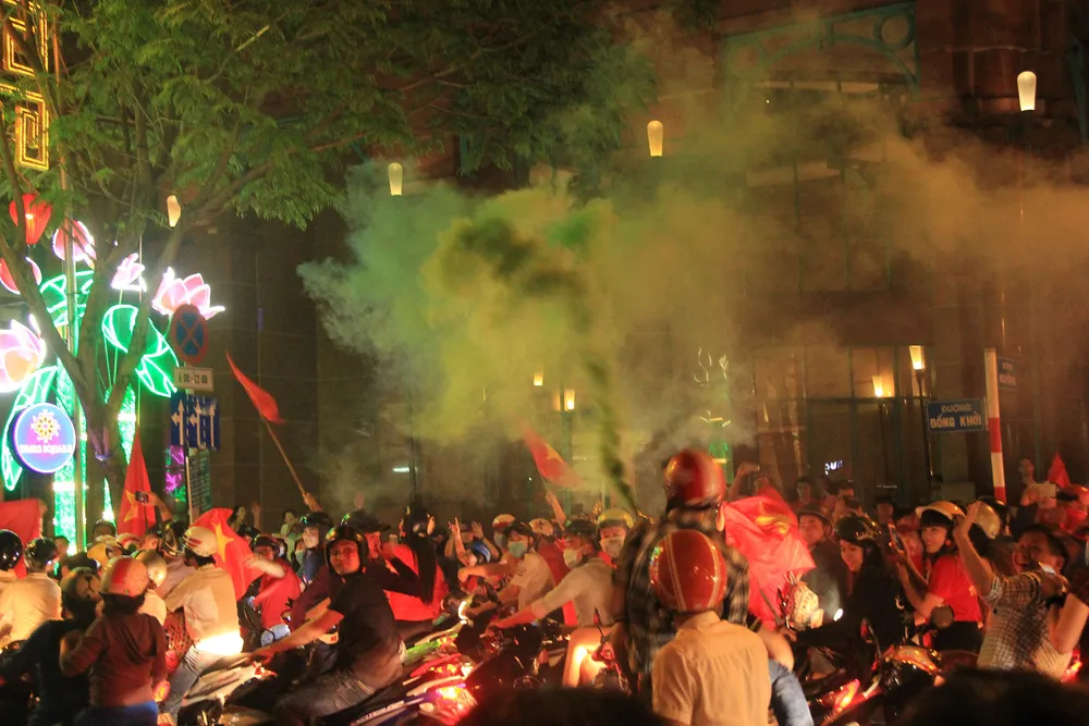 Xử lý nhiều trường hợp vi phạm giao thông tại TPHCM sau chung kết của U23 Việt Nam ảnh 2