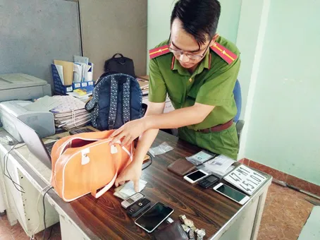 Triệt phá 3 băng nhóm cướp giật trên 20 vụ ở Đồng Nai ảnh 2