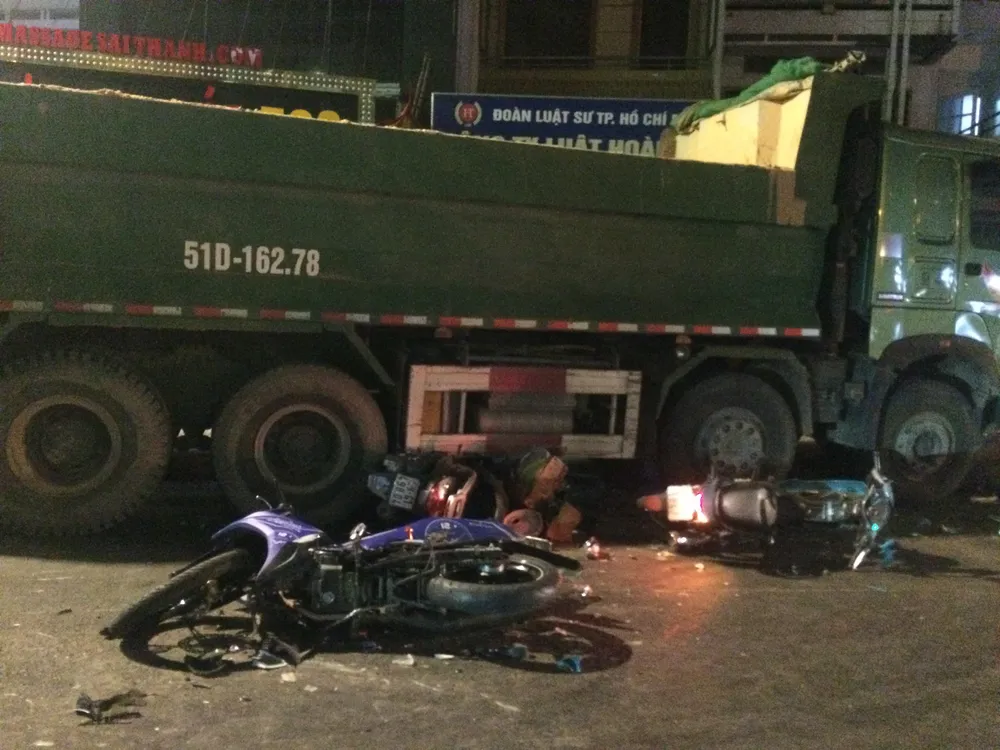 Tài xế xe ben “điên” tông nhiều xe máy khai gì?  ảnh 3