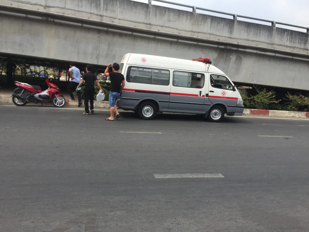 Phát hiện thi thể cụ ông tử vong dưới chân cầu Bình Lợi ảnh 3