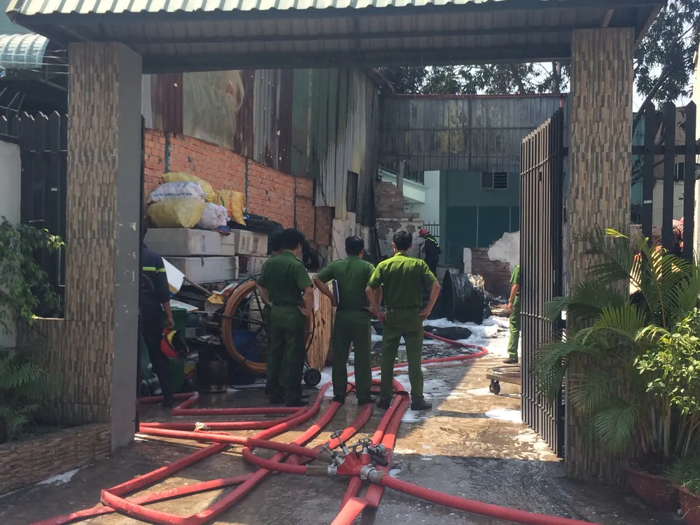 Cháy kho cáp viễn thông, nhiều tài sản bị thiệt hại ảnh 4