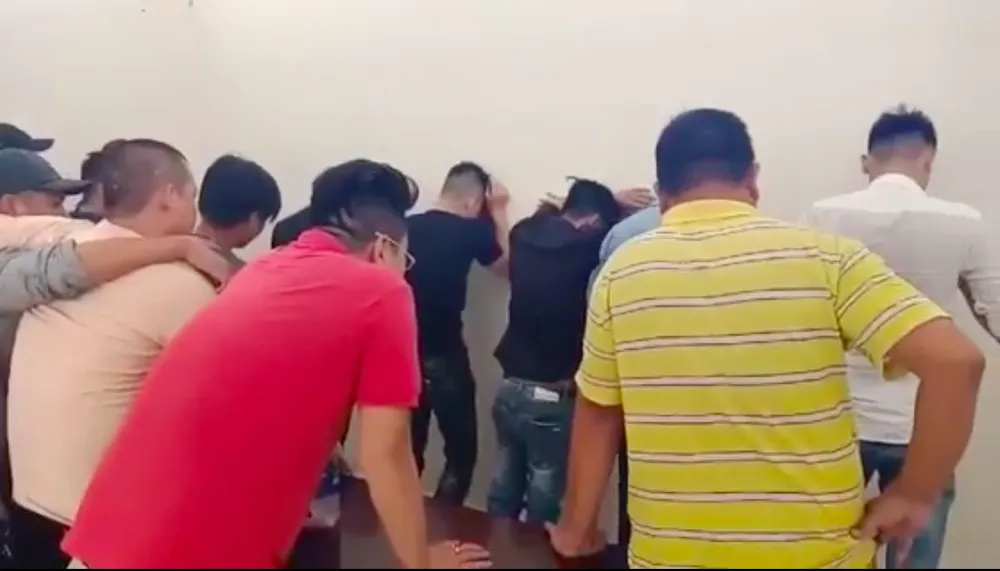 Đột kích quán bar ở quận 7 phát hiện 50 nam nữ phê ma túy ảnh 3