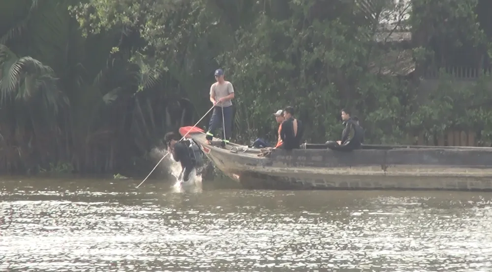 Nam thanh niên bơi qua sông Chợ Đệm đuối nước mất tích ảnh 1