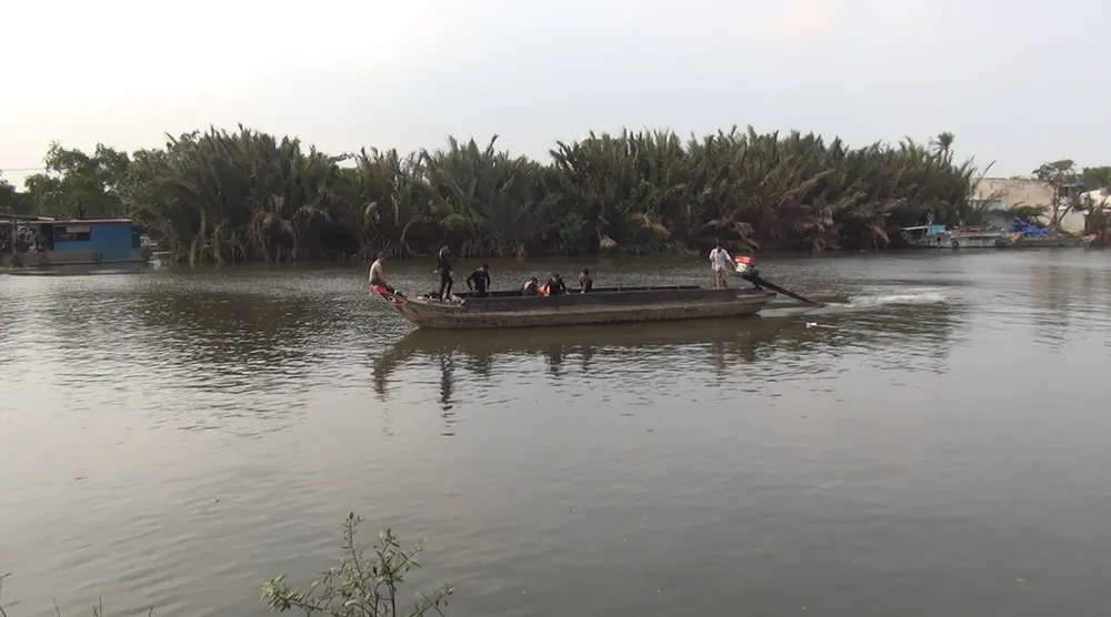 Nam thanh niên bơi qua sông Chợ Đệm đuối nước mất tích ảnh 2