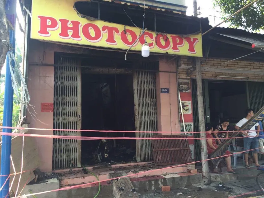 Tiệm photocopy bốc cháy dữ dội lúc rạng sáng, 3 người thương vong ảnh 2