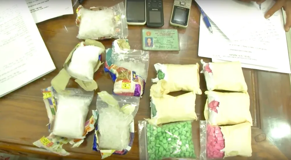 Bắt 3 đối tượng thu giữ hơn 1,5kg ma túy đá, 2.000 viên ma túy tổng hợp ảnh 3