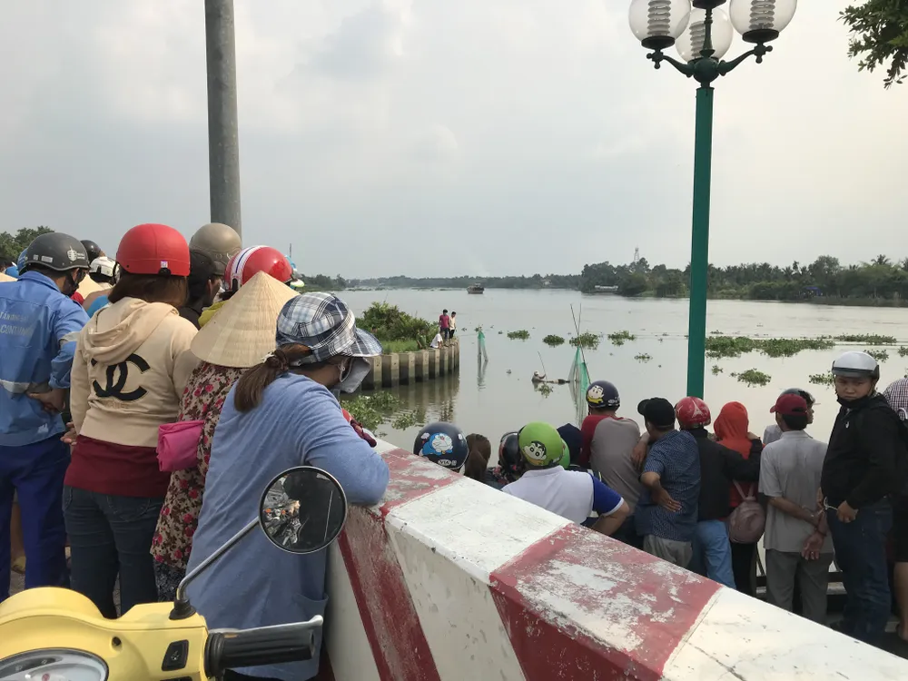 Hốt hoảng phát hiện thi thể người đàn ông trên sông Sài Gòn ảnh 3