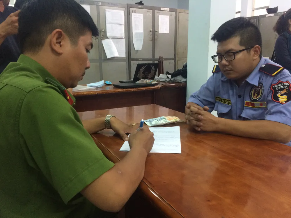 Bắt bảo vệ trộm gần 1,5 tỷ đồng ở chung cư cao cấp tại TPHCM  ảnh 1