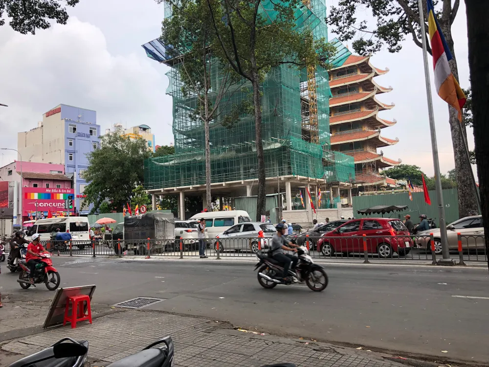 Xe tải bốc cháy trên đường 3/2, quận 10, giao thông ùn ứ kéo dài ảnh 6