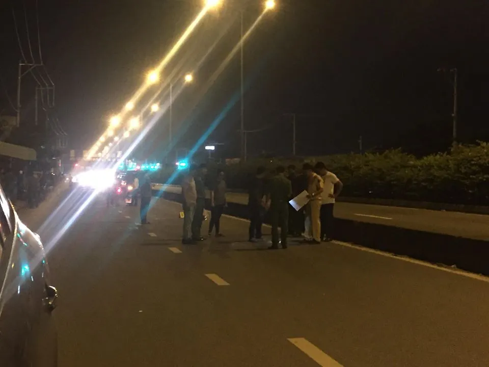 Công an có mặt tại hiện trường. Ảnh: CHÍ THẠCH