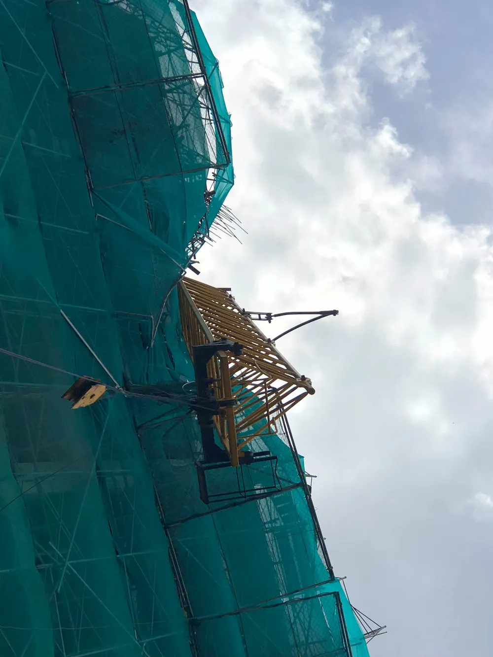 Gãy trục cần cẩu dự án Topaz Elite ở TPHCM ảnh 3