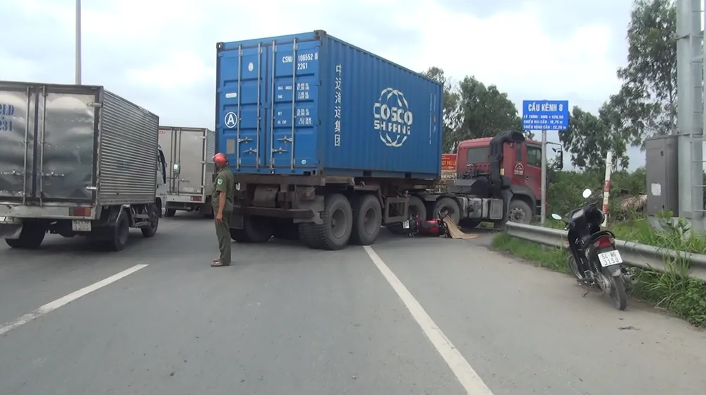 Va chạm với xe container, 1 người tử vong ảnh 1