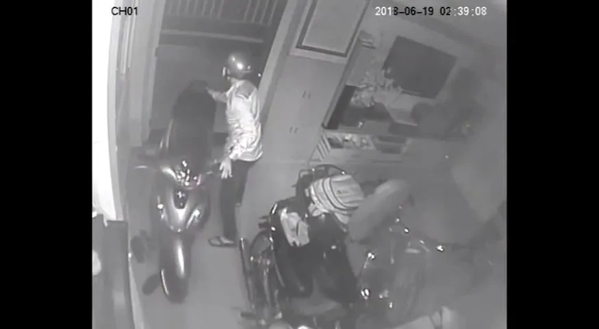 Hình ảnh nam thanh niên được camera ghi nhận