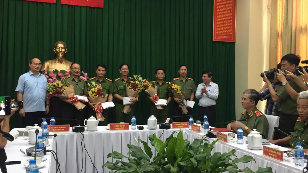 Công an TPHCM họp báo về vụ nổ trước trụ sở Công an phường 12, quận Tân Bình ảnh 4