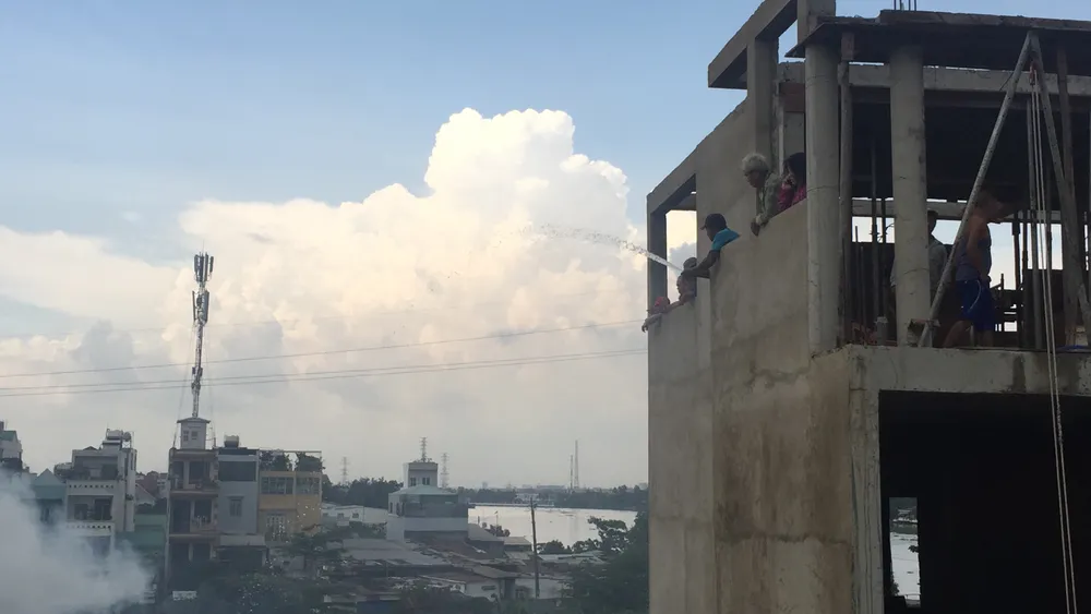 Cháy nhà dân ở chân cầu Bình Lợi, Bình Thạnh ảnh 7