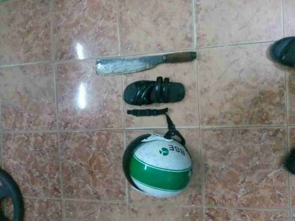 Phát hiện mẹ đi chơi với bạn trai, con dùng dao chém cả 2 bị thương ảnh 1