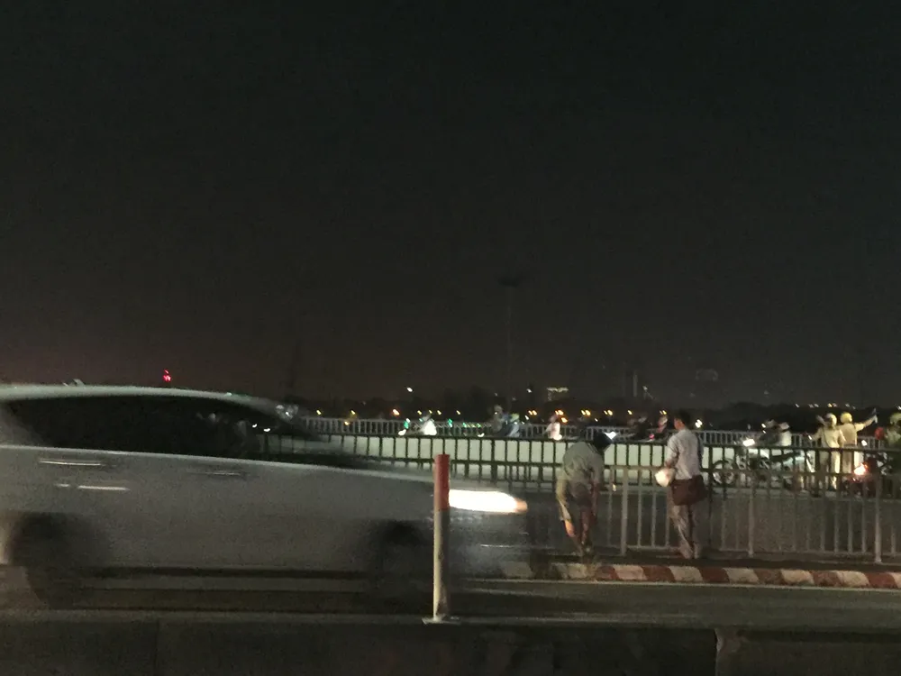  Va chạm với xe tải trên cầu Sài Gòn, đôi nam nữ chết thảm, giao thông ùn ứ kéo dài ảnh 17