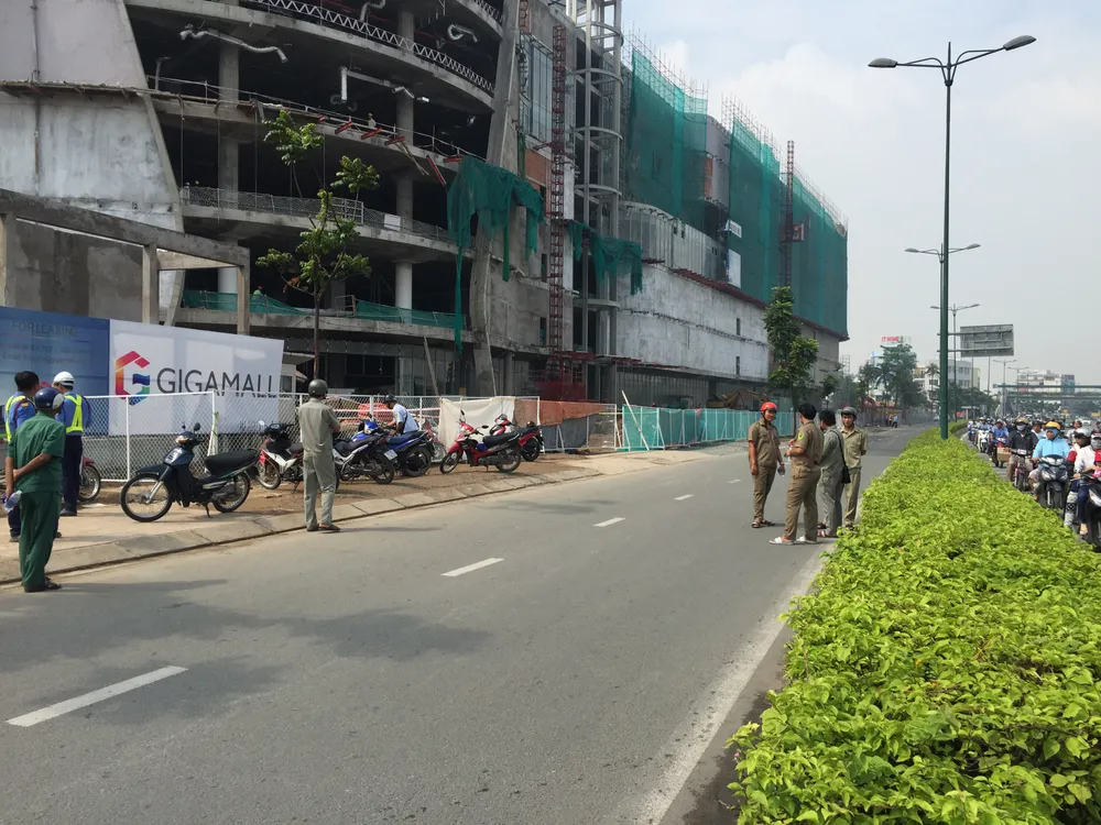 Công an phong tỏa hiện hiện trường. Ảnh: ĐAN NGUYÊN