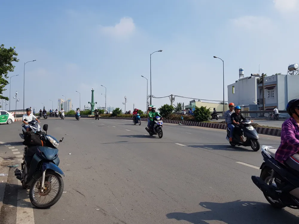 Bắt tạm giam 6 đối tượng trong vụ hỗn chiến trên cầu Nhị Thiên Đường ảnh 4