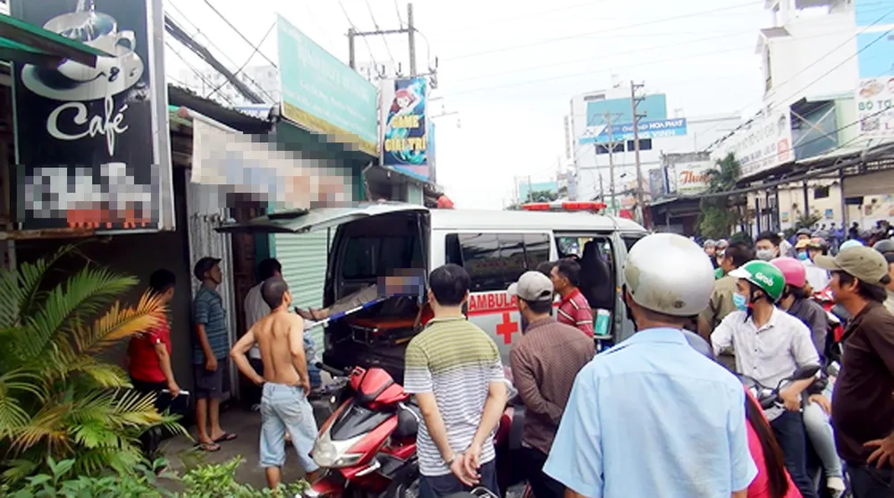 ​Một người đàn ông vào quán cà phê rồi tử vong trong nhà vệ sinh ảnh 2