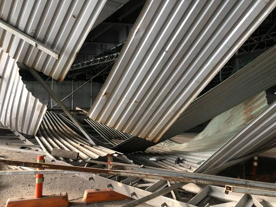 Xe tải đâm sập giàn giáo công trình, cửa hầm Thủ Thiêm  bị phong toả ảnh 2