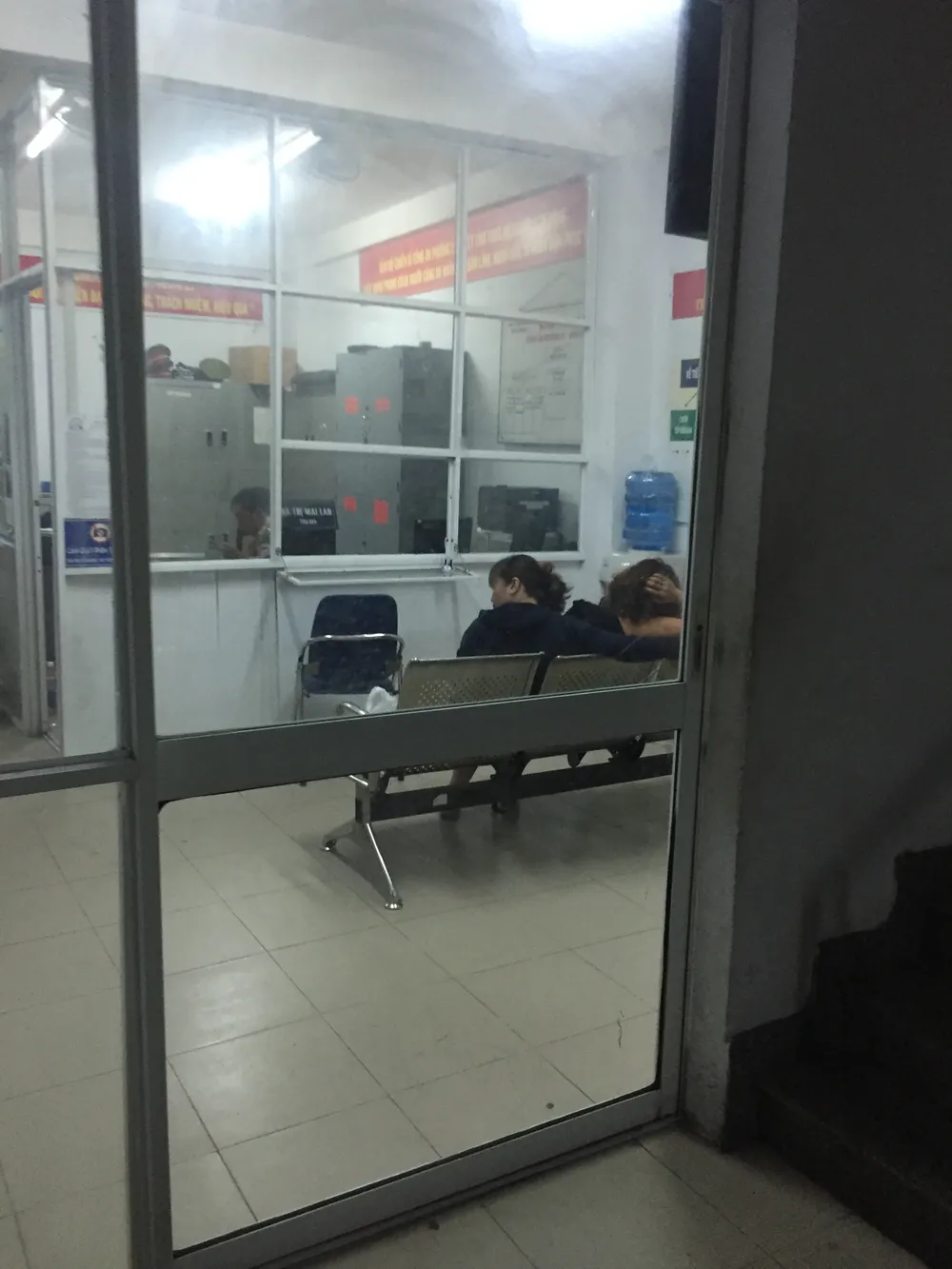  Nữ tài xế xe “điên” khai: Do... chiếc giày cao gót (?) ảnh 3