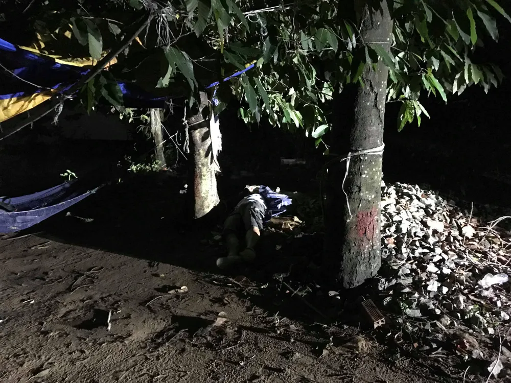 Người đàn ông đi câu cá nghi bị sét đánh chết  ảnh 1