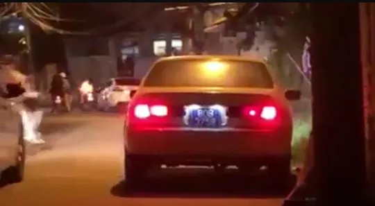 Công an tìm được tài xế, tạm giữ xe biển xanh 80B hú còi  inh ỏi trên đường phố ảnh 2