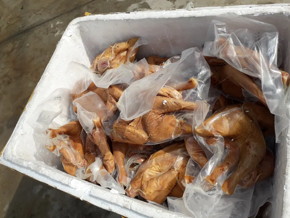 Phát hiện 3 tấn chim cút bốc mùi hôi thối không rõ nguồn gốc ảnh 1