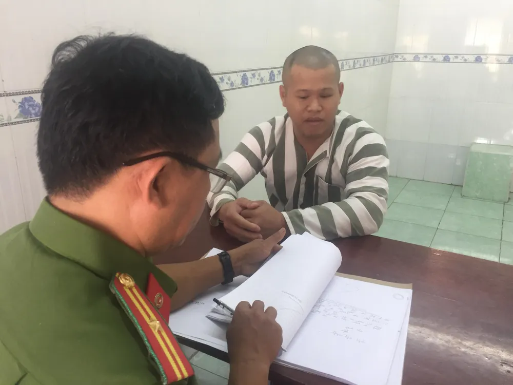  Thanh niên kéo bạn tới “bắt cóc” con nợ  ảnh 1