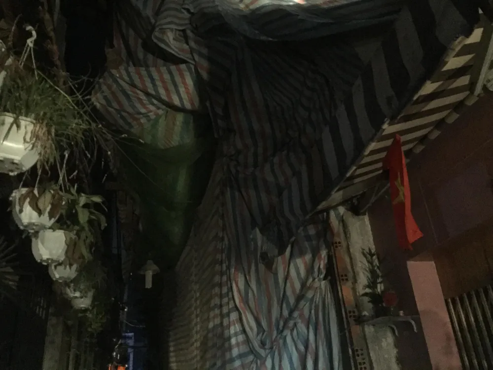 Sập giàn giáo ở trung tâm quận 1, ít nhất 2 người thương vong ảnh 4