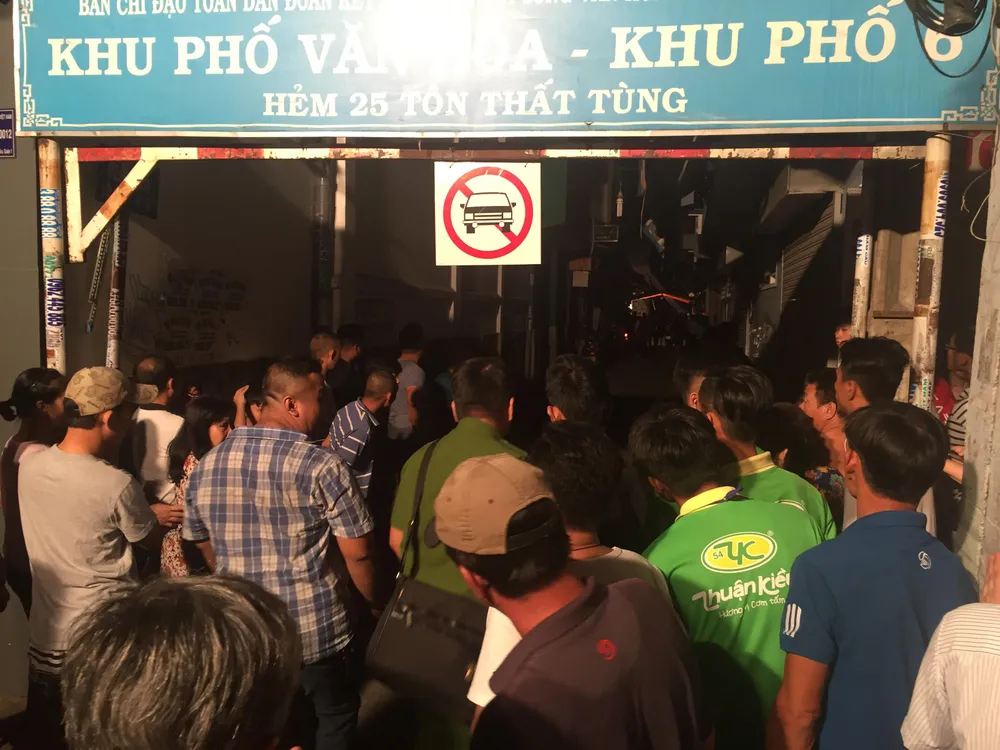 Sập giàn giáo ở trung tâm quận 1, ít nhất 2 người thương vong ảnh 3