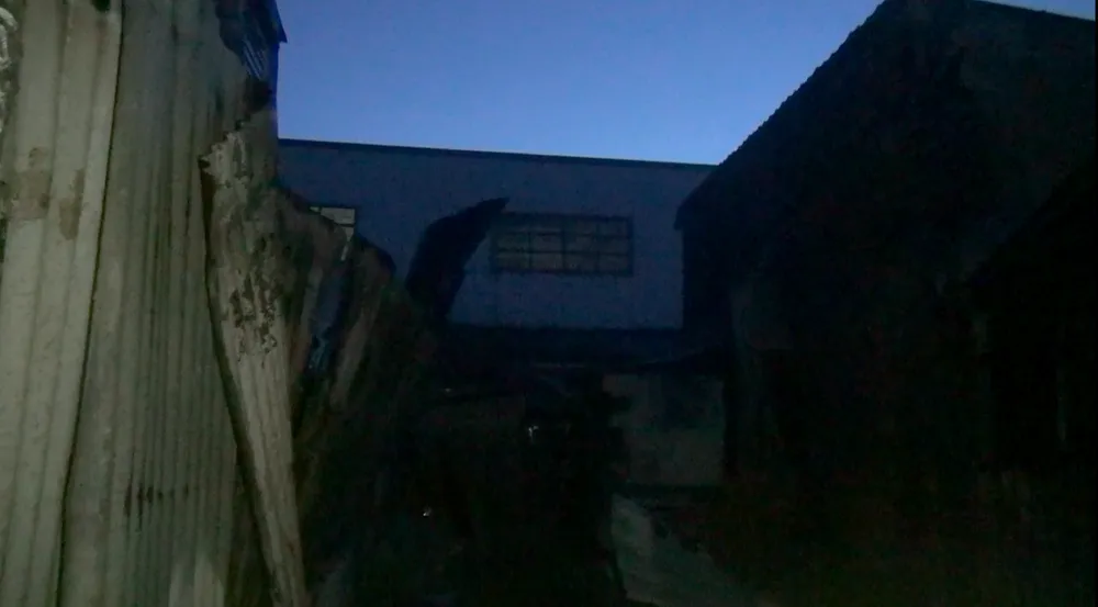 Căn nhà vắng chủ ở TPHCM bị “bà hỏa” thiêu rụi ảnh 1