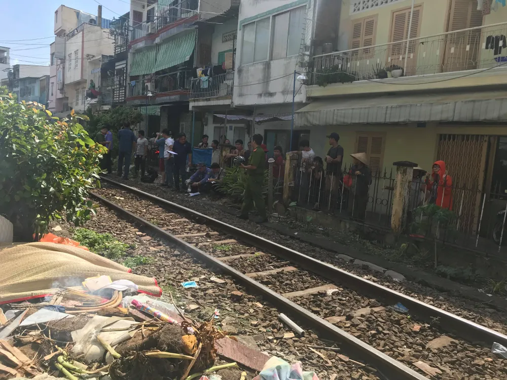 Người đàn ông bị tàu hỏa tông tử vong ảnh 1