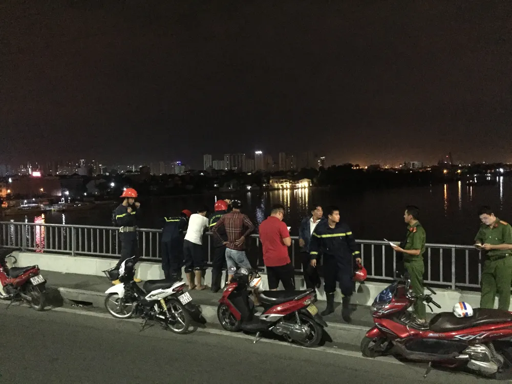 Nam thanh niên để lại thư tuyệt mệnh nhảy cầu Sài Gòn ảnh 1