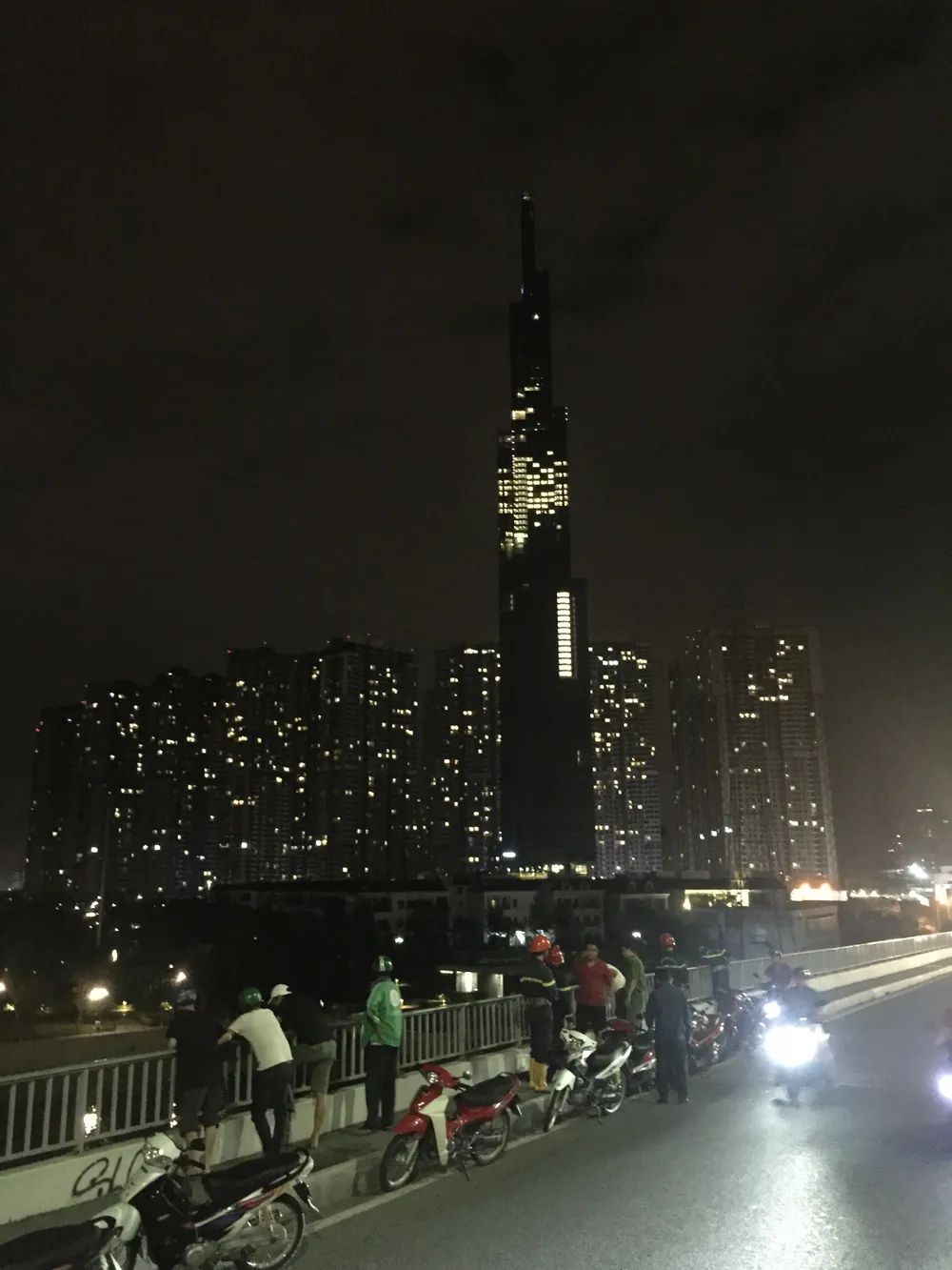 Nam thanh niên để lại thư tuyệt mệnh nhảy cầu Sài Gòn ảnh 2