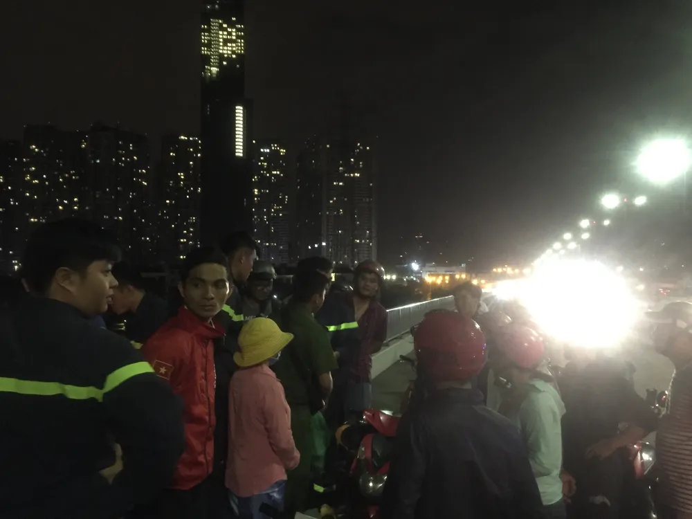 Nam thanh niên để lại thư tuyệt mệnh nhảy cầu Sài Gòn ảnh 4