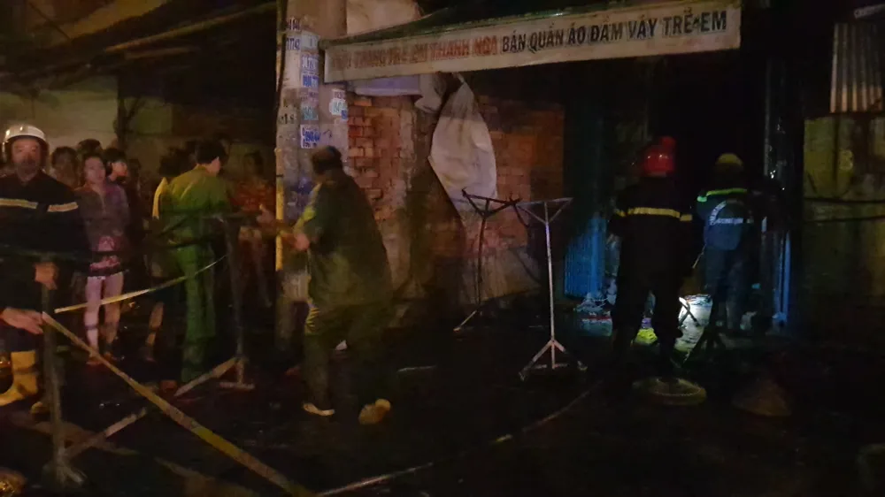 Cháy dãy trọ, một nữ công nhân tử vong ảnh 12