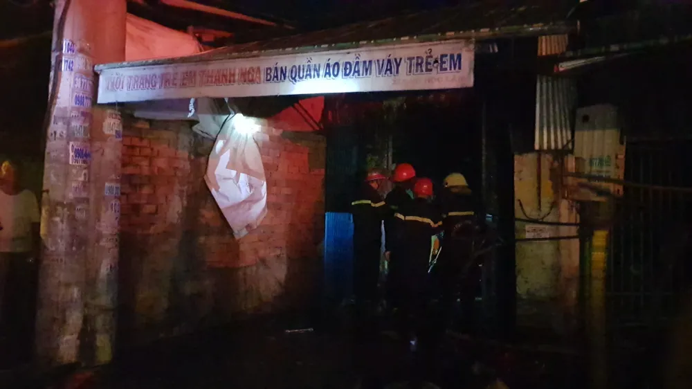 Cháy dãy trọ, một nữ công nhân tử vong ảnh 13