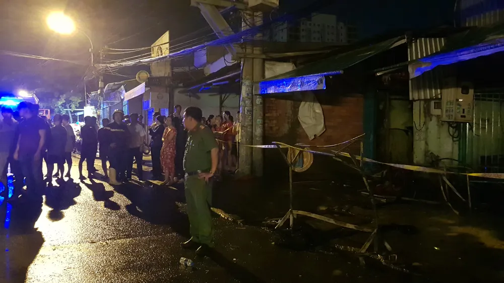 Cháy dãy trọ, một nữ công nhân tử vong ảnh 8