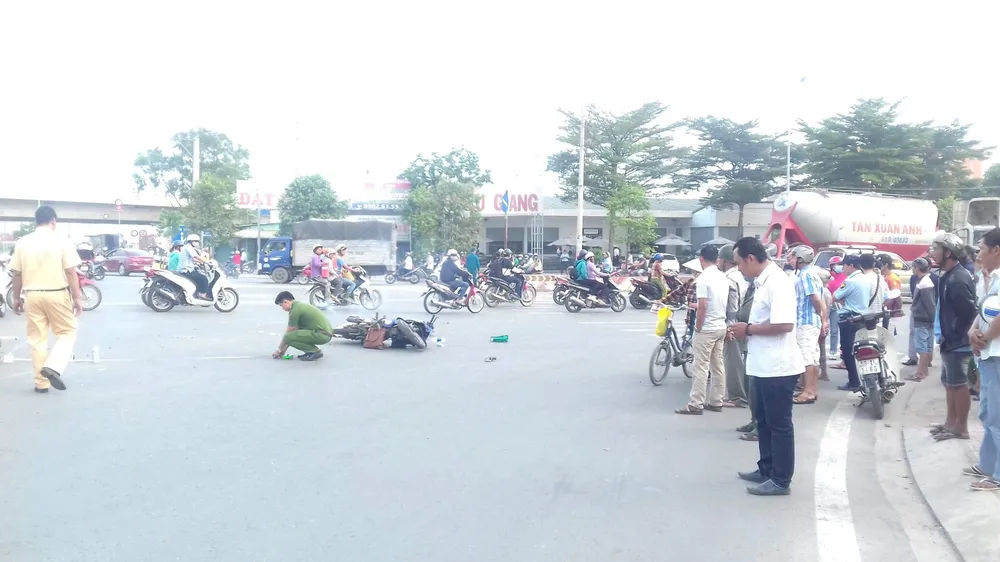  Xe bồn cán chết cô gái ở vòng xoay Phú Hữu ảnh 2