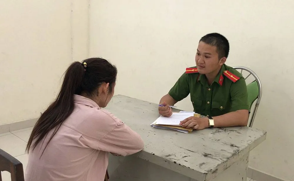 Triệt phá đường dây mua bán dâm bao gồm cả đi sex tour ảnh 1