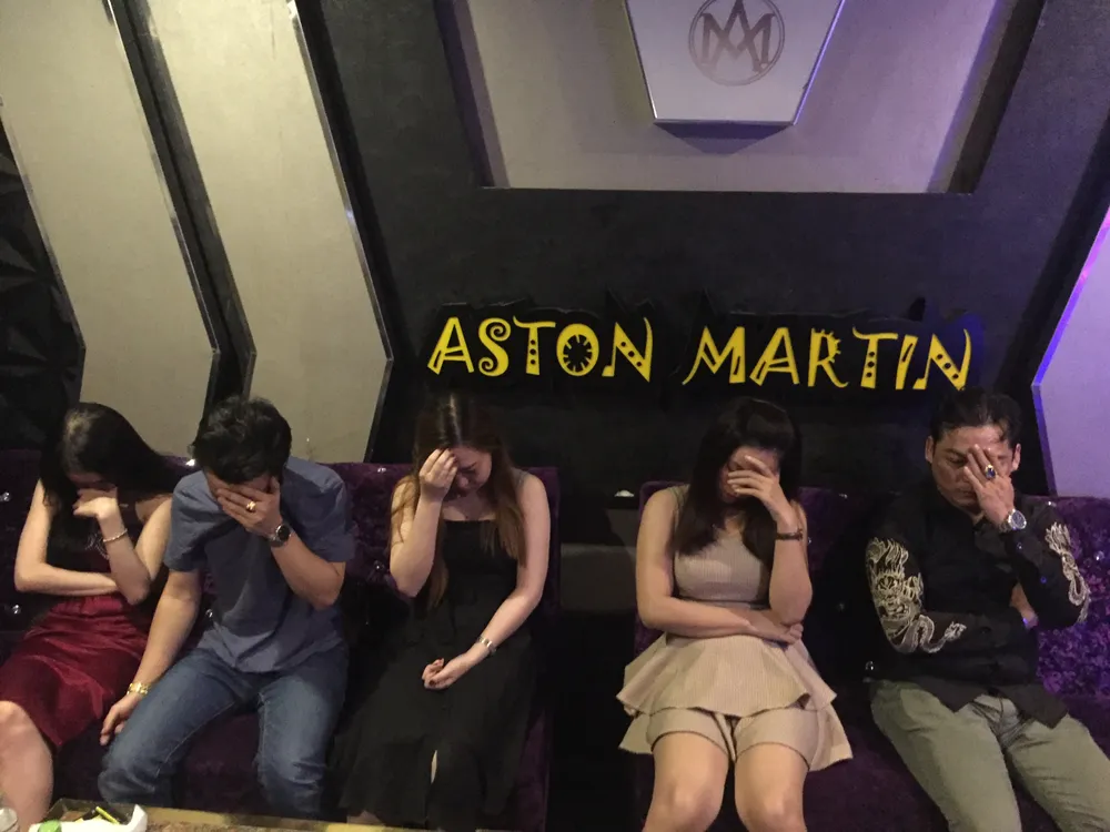 Phát hiện nhiều khách nghi phê ma túy trong quán karaoke Sinh Đôi Venus  ảnh 2
