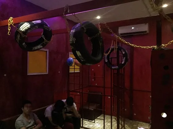 Phá “động” mại dâm đồng tính ở trung tâm quận 1 ảnh 3