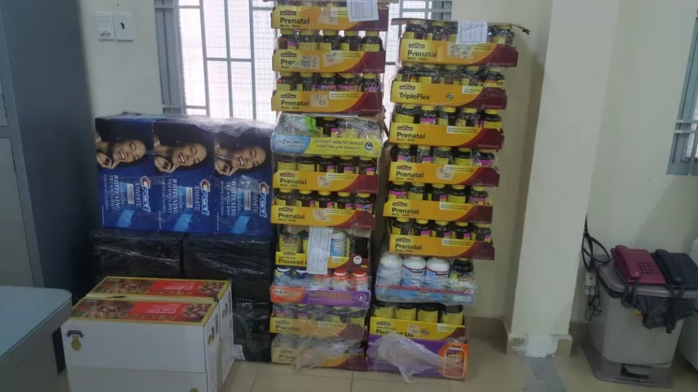  Xe biển số đỏ chở số lượng lớn rượu ngoại lậu ảnh 1